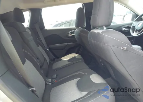 2016 Jeep Cherokee Altitude z USA, uszkodzony, nr VIN 1C4PJLAB7GW307900